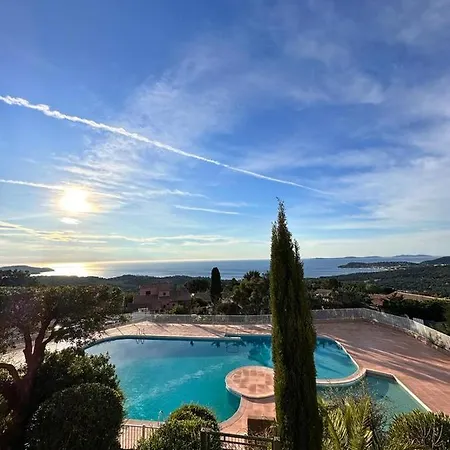 Vue Avec Piscine Milieu Apartment