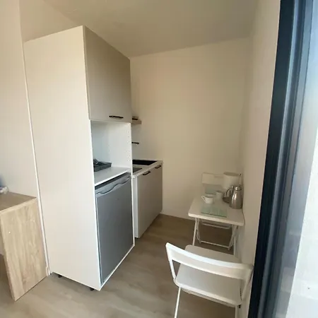 Appartement Vue Avec Piscine Milieu