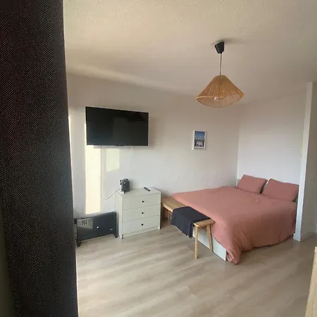 Appartement Vue Avec Piscine Milieu